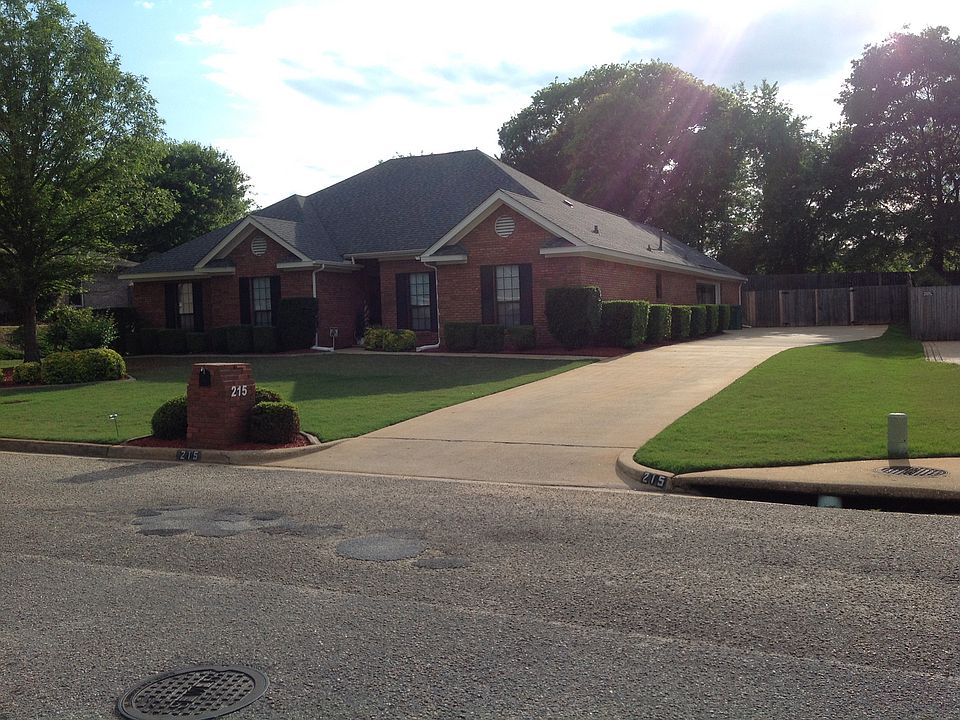215 Crossgate Dr (Millbrook)