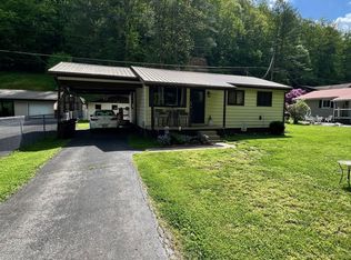 29 Knob Fork St, Pikeville, KY 41501