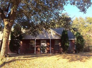 1609 Porpoise St, Ocean Springs, MS 39564