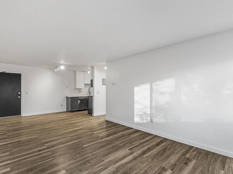 8300 Fremont Ave S — Photo 17