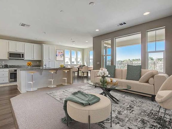 2nd image of 4176 Vittorio Dr