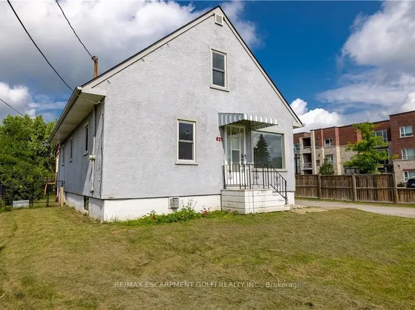 521 S Pelham Rd, Welland, ON L3C 3C7