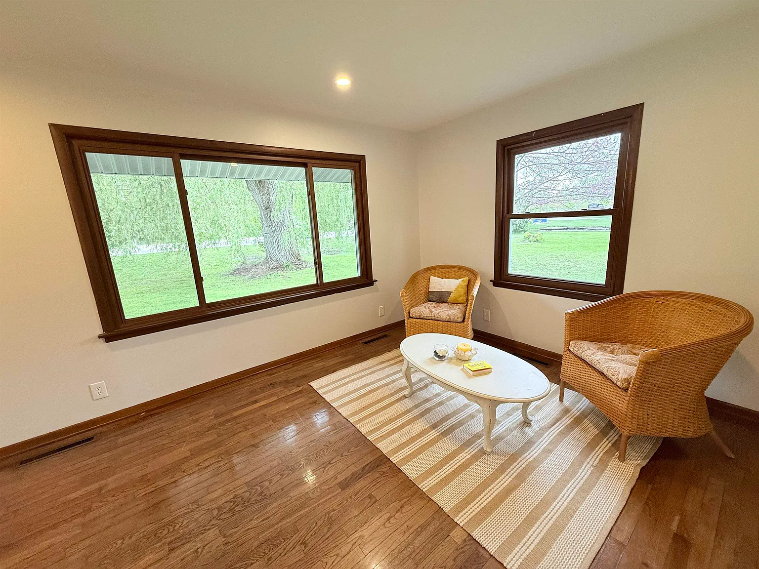 3 bed, 1.0 bath, 868 sqft, $1,650 — Photo 4