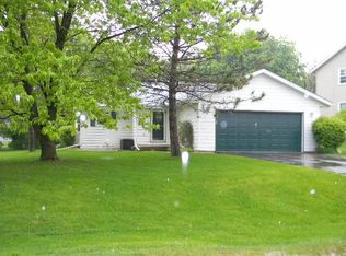 104 New Foundland Pl NE, Poplar Grove, IL 61065