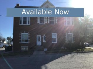 224 E 3rd St APT B, Waterloo, IL 62298