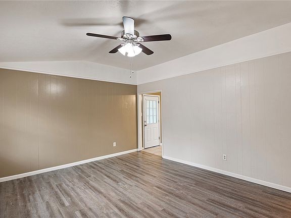 2nd image of 821 Parker Rd