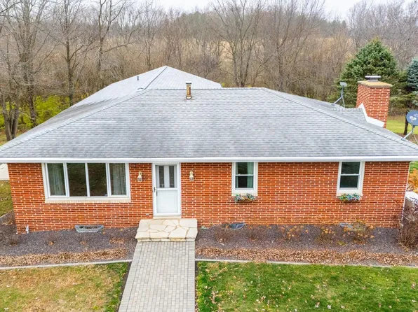 6065 Locust Rd, Delavan, IL 61734