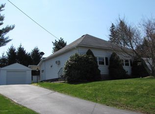 8 Shaver Ave, Dallas, PA 18612