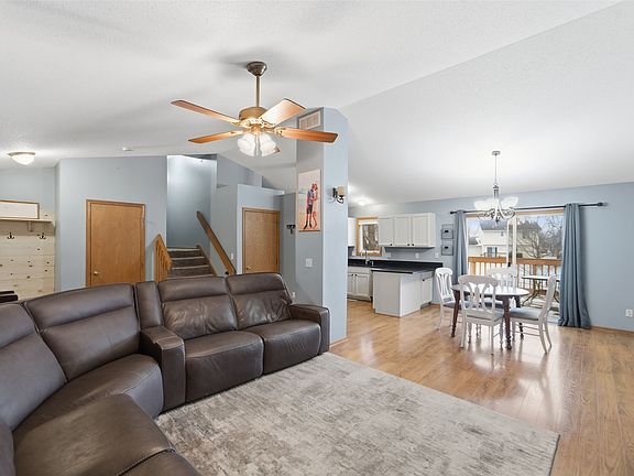 4th image of 313 SE 30th St