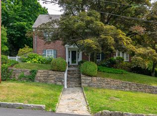 86 Caterson Ter, Hartsdale, NY 10530