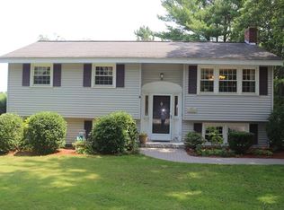 880 Salem St, Groveland, MA 01834