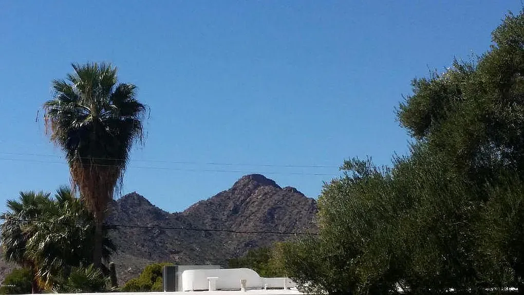 3 bed, 1415 sqft, $3,450 — Photo 3