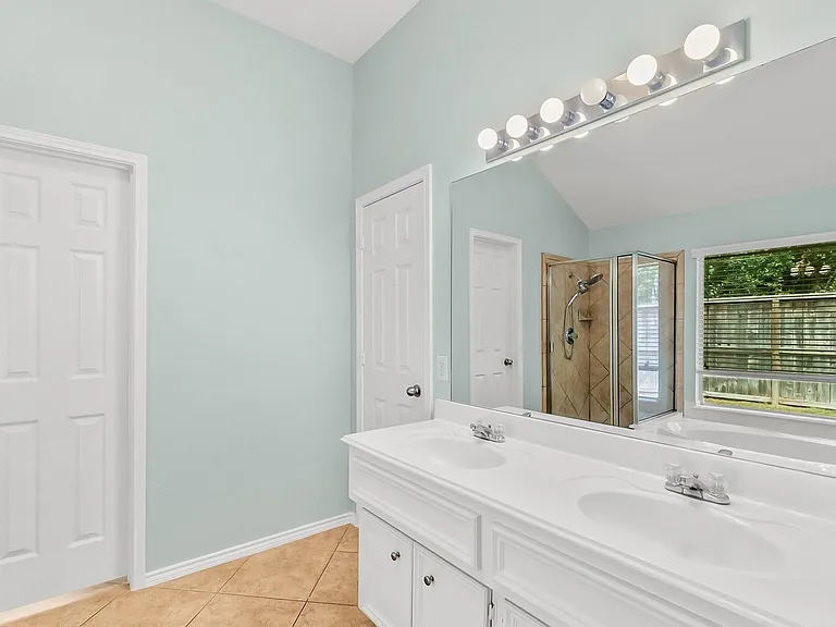 2419 Keegan Hollow Ln — Photo 28
