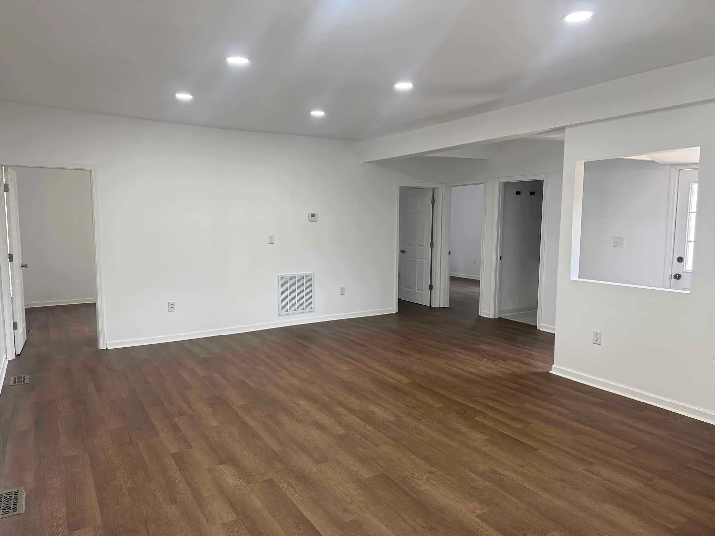 2802 Loraine St — Photo 4