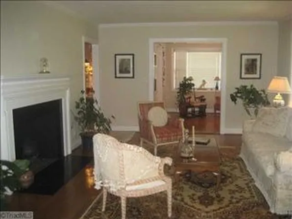 303 Elmwood Dr, Greensboro, NC 27408