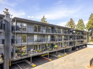 200 Burnham Rd Unit 303, Lake Oswego, OR 97034
