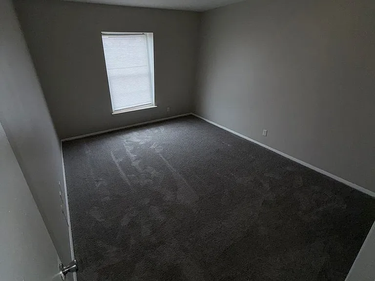Naveen Pine Apartments — Photo 12