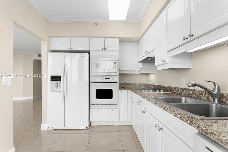 1st image of 4775 Collins Ave APT 1006