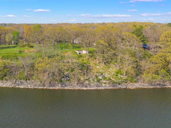 Moore Dr, Grove, OK 74344