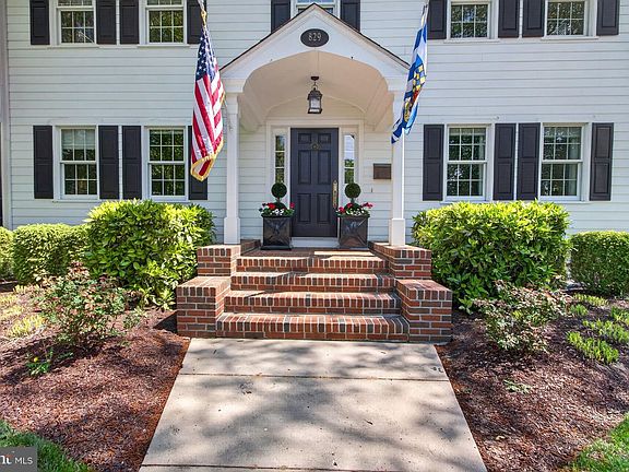 2nd image of 829 Savannah Rd