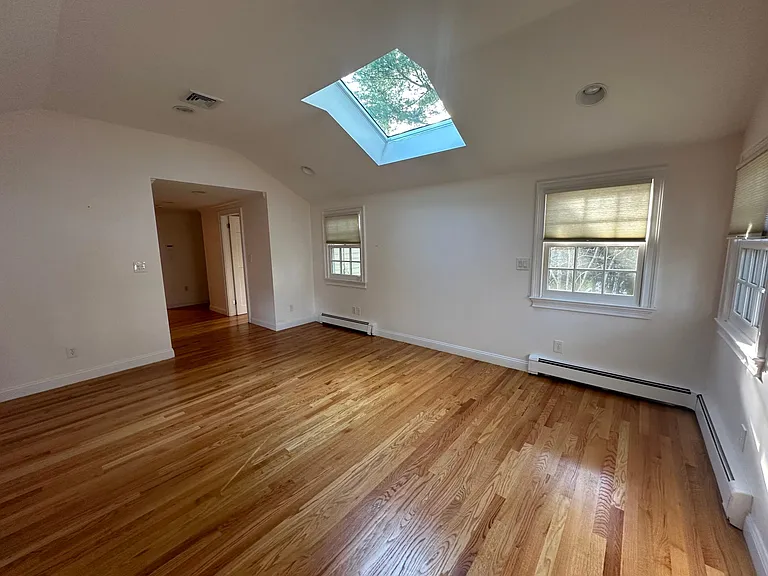 757 Wellesley St — Photo 22