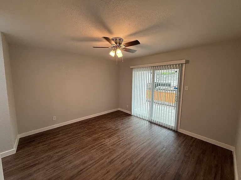 218 E Bridge St #12 — Photo 14