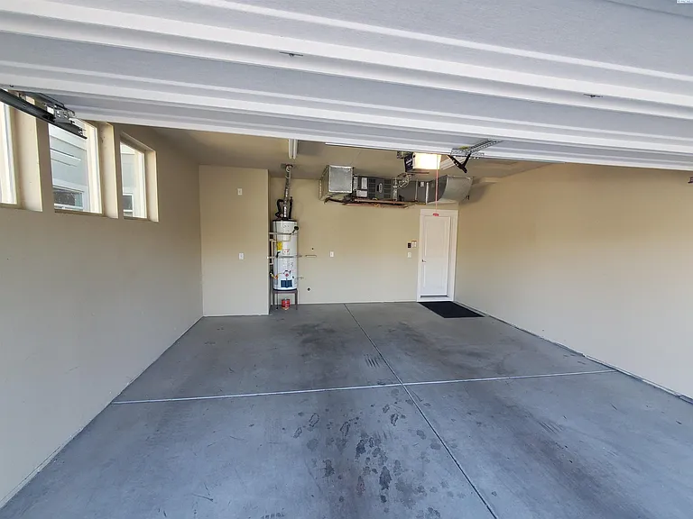 495 Columbia Point Dr — Photo 2