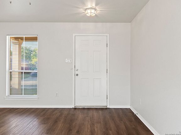 3rd image of 6523 Dancing Court