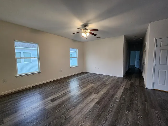 6319 Red Oak Dr — Photo 3