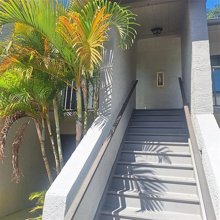 2 bed, 2.0 bath, 888 sqft, $1,800 — Photo 2