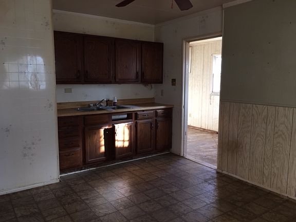 3rd image of 518 Lisbon Dr