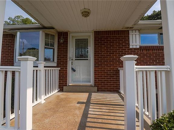 3rd image of 631 Tartan Dr