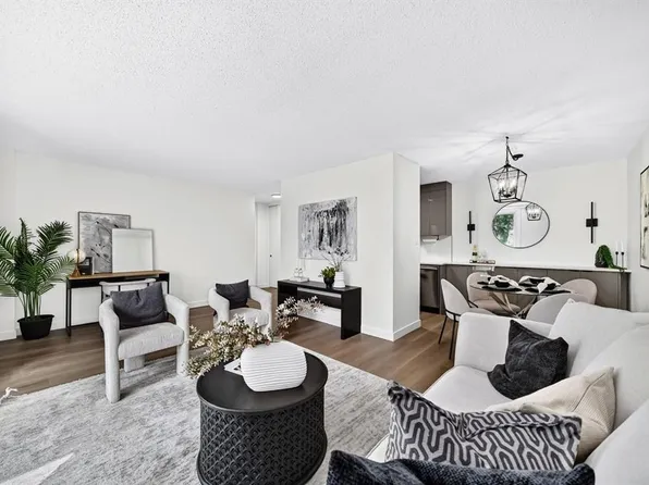 315 E Heritage Dr SE #203, Calgary, AB T2H 1N2