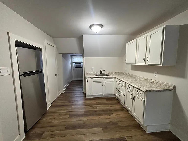 1298 Carr Ave — Photo 3