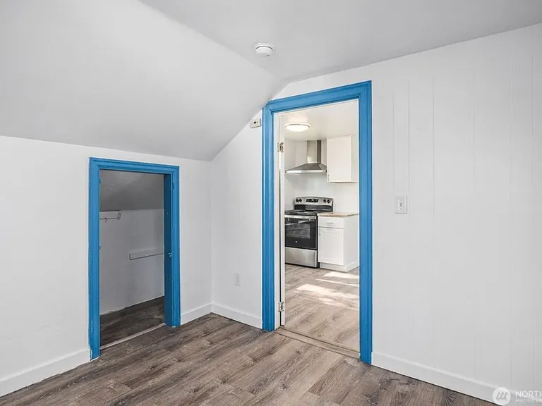 531 N Barker St #B — Photo 4