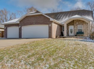 5690 S Fairview Ave, Springfield, MO 65810