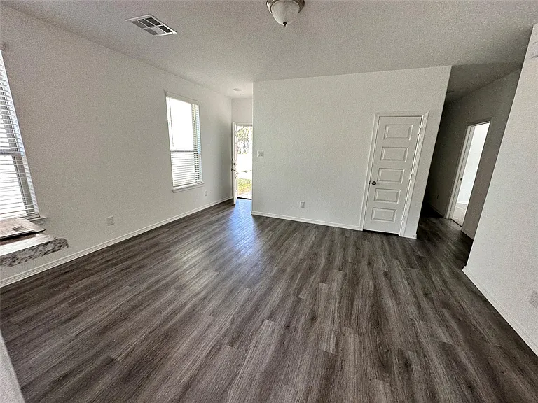 16580 Moss Ln — Photo 4