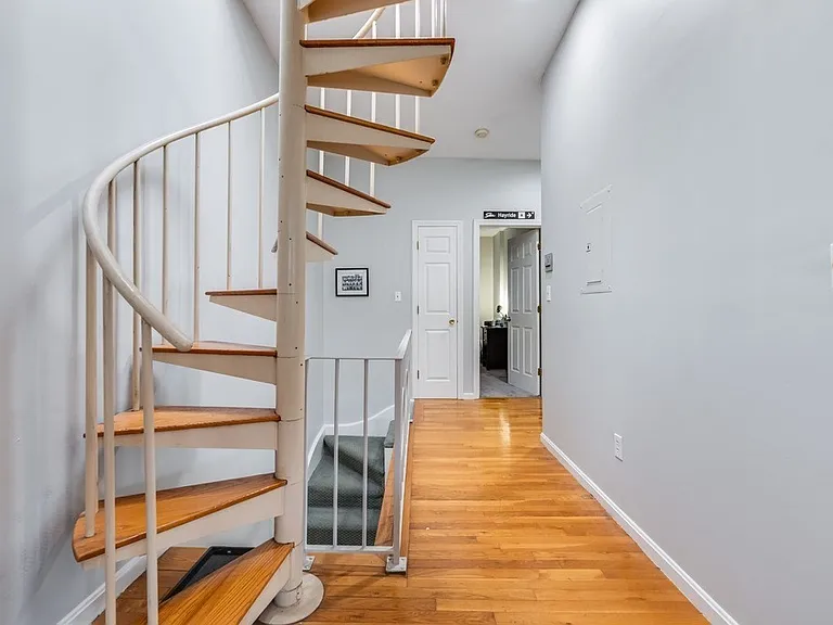 102 E Brookline St #4 — Photo 9