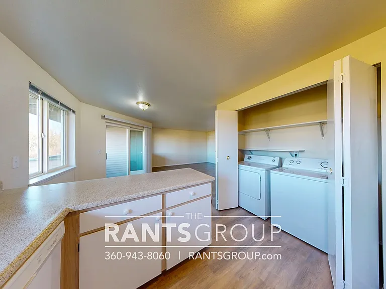 Yelm Creek Apartments — Photo 37