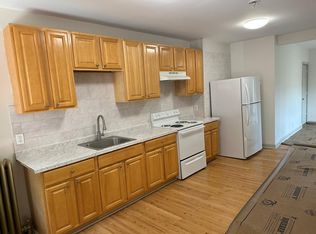 151 Dewey St APT 1L, Worcester, MA 01610