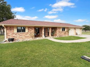 130 Elm St, Flatonia, TX 78941