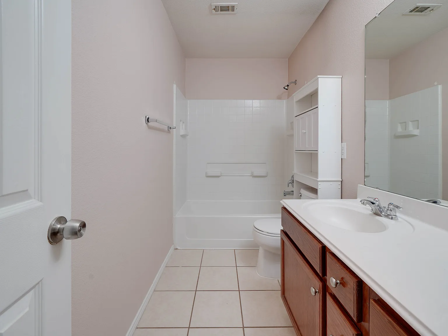 4 bed, 2833 sqft, $2,395 — Photo 4