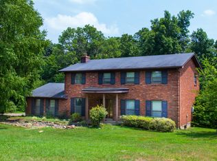 7815 Cardinal Hill Rd, Louisville, KY 40214