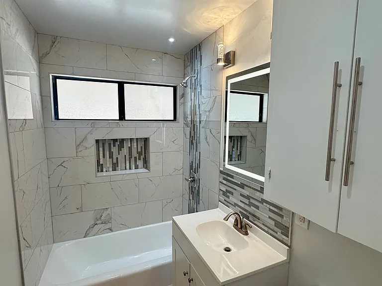 647 W Avenue J8 — Photo 18