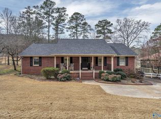 3515 Colonial Dr, Guntersville, AL 35976