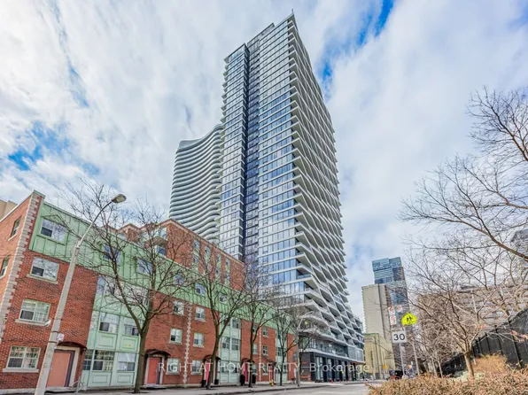 85 Wood St #1615, Toronto, ON M4Y 2N4