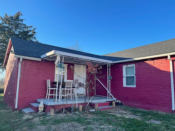 4th image of 319 E Oak St