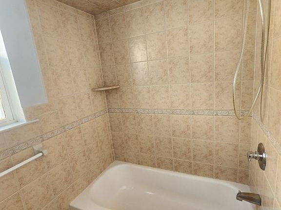 4th image of 821 Anna St Floor 2