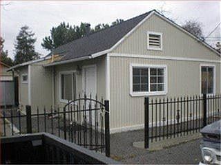 3rd image of 3365 E Hills Dr