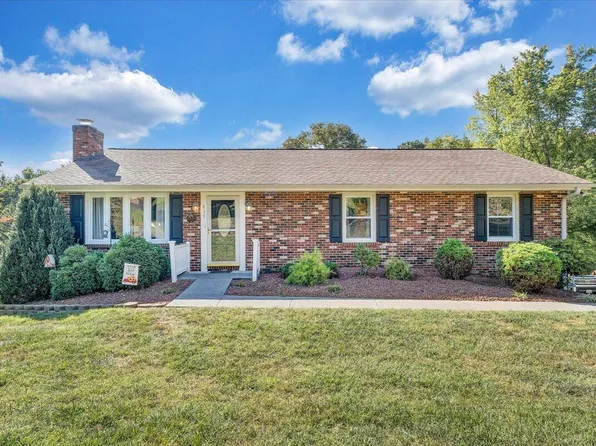 217 Ridgeview Rd, Blue Ridge, VA 24064
